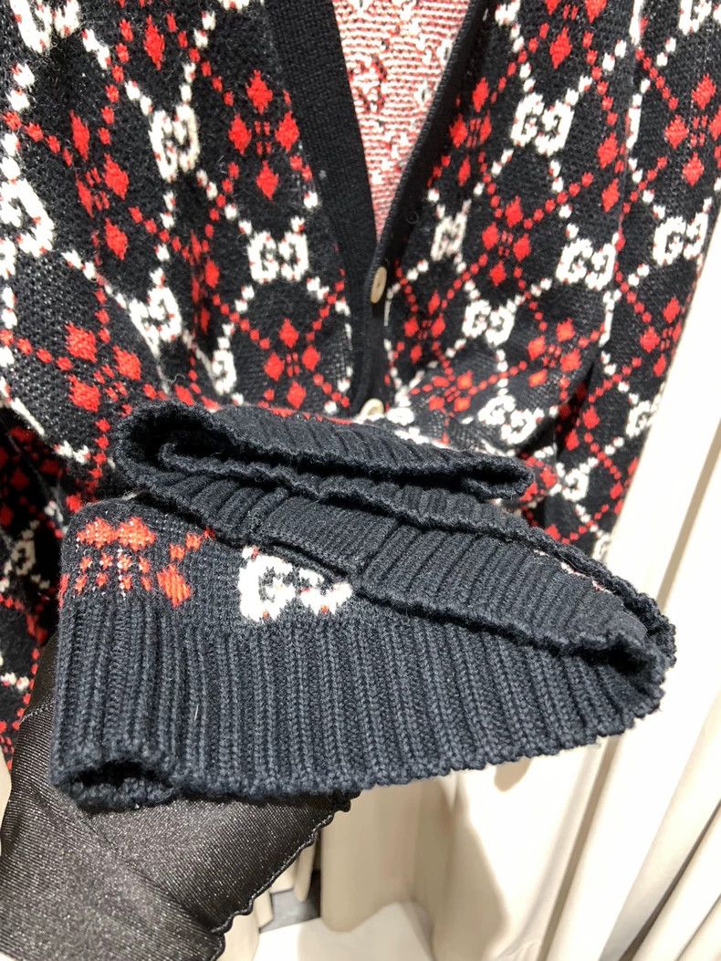 Gucci Gucci Black and red full logo old flower knitted cardigan Size US M / EU 48-50 / 2 - 5 Thumbnail