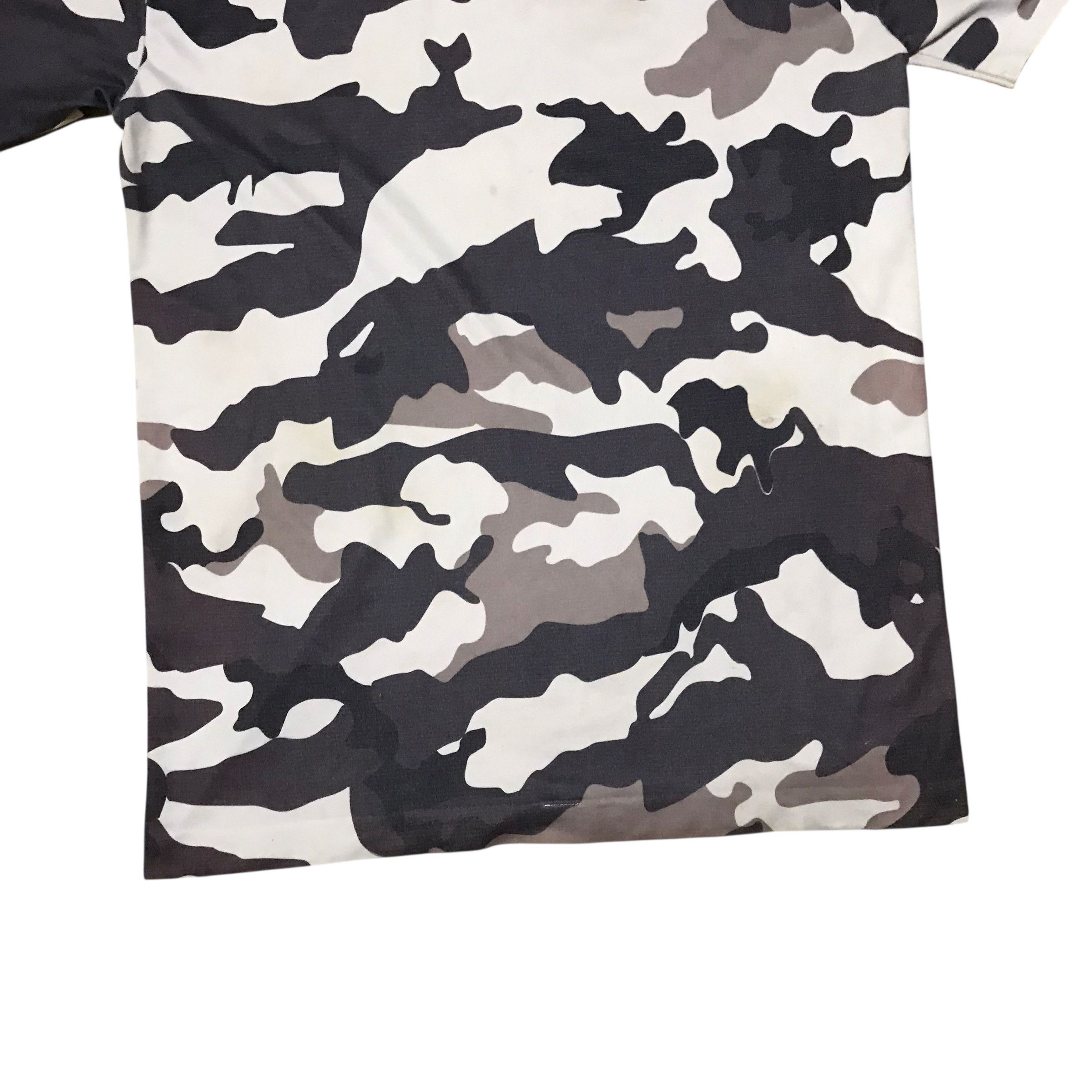 Oakley Vintage Oakley Camo Tshirt Size US M / EU 48-50 / 2 - 3 Thumbnail