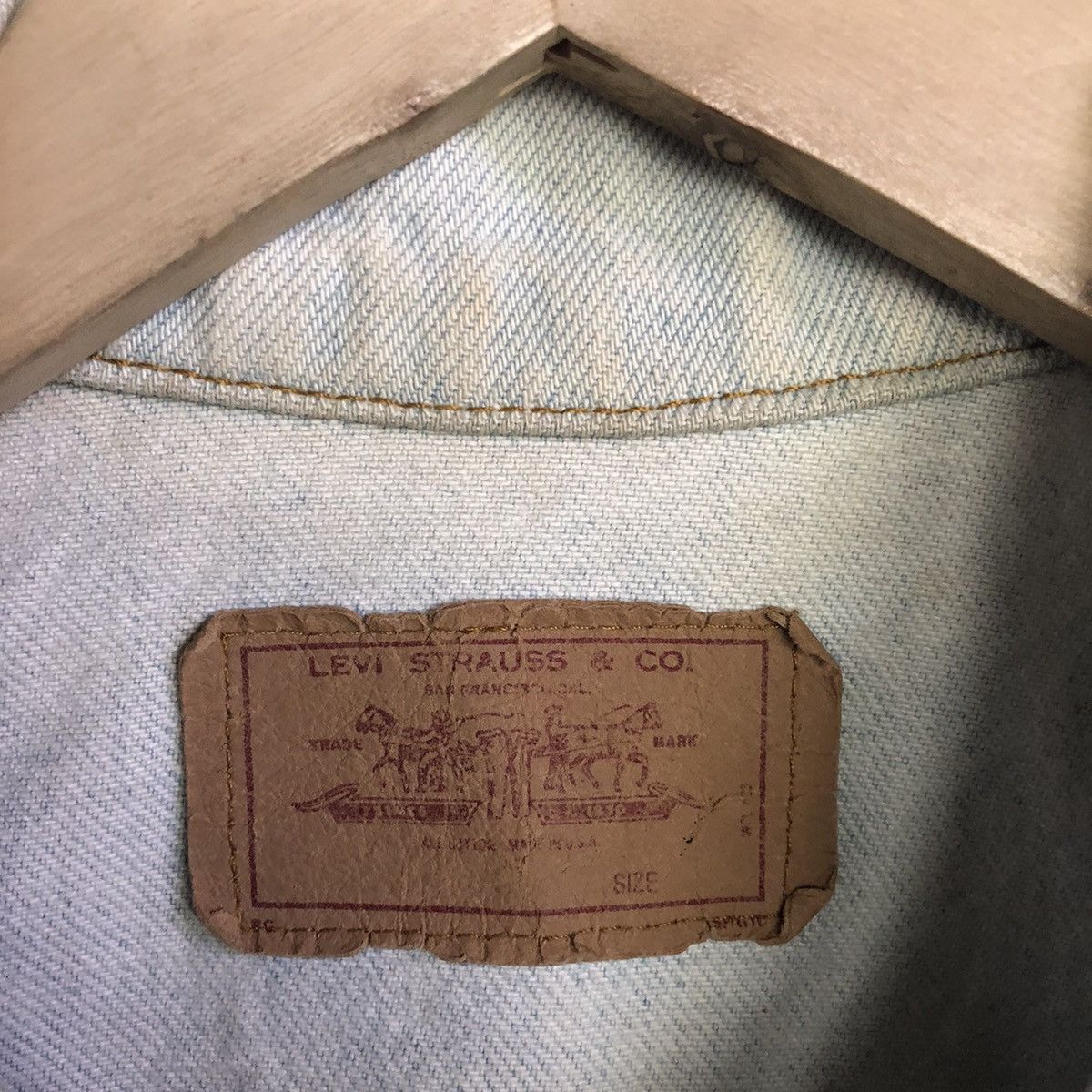 Levi's × Vintage Vintage Levis Light Wash Denim Trucker Jacket Size US S / EU 44-46 / 1 - 13 Thumbnail