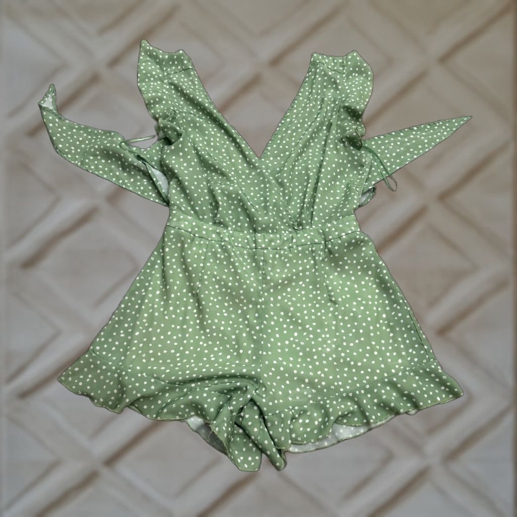 PrettyLittleThing PrettyLittleThing Romper Womens 6 Green White Polka Dot Ruffle Wrapped Back Tie Size 28" / US 6 / IT 42 - 1 Thumbnail