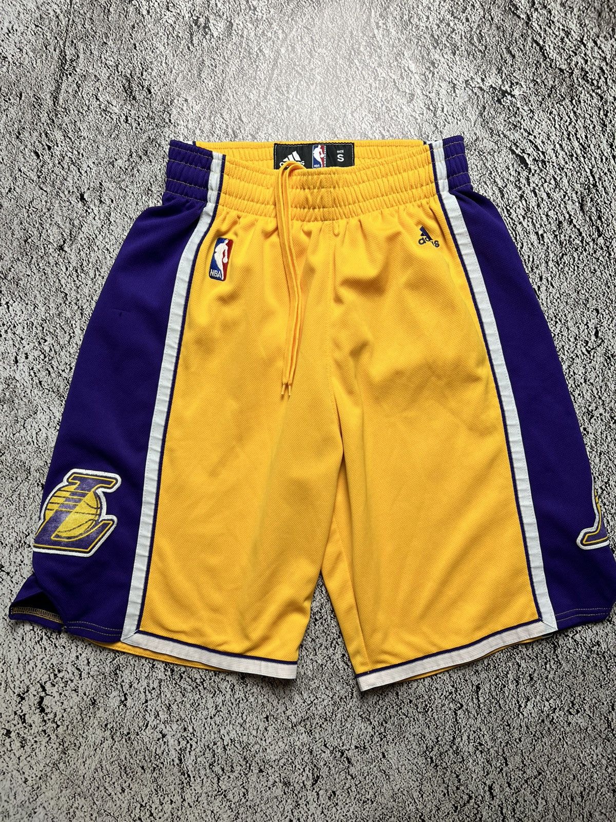 Adidas Y2K Los Angeles Lakers NBA basketball adidas vintage shorts Size US 30 / EU 46 - 1 Thumbnail