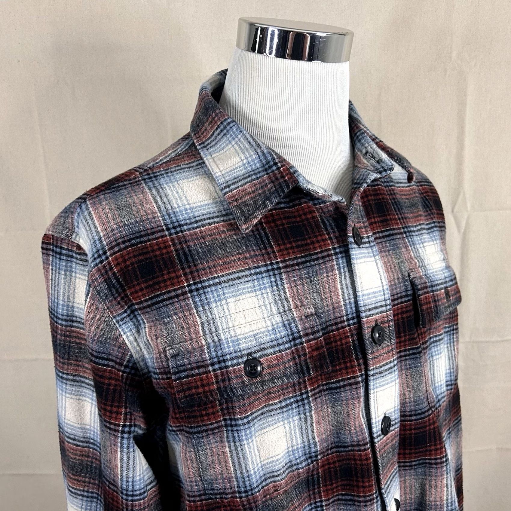 Vintage L.L. Bean Signature Slim Fit 1935 Archive Chamios Cloth Shirt Plaid Red Blue XL Button-Up Mens Shirt Size US XL / EU 56 / 4 - 2 Thumbnail