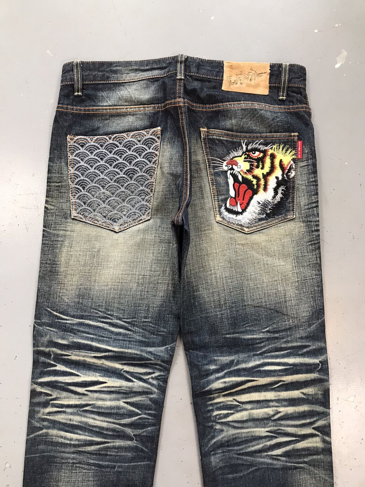 Vintage Vintage Nippon blue lion embroidered denim Size US 35 - 9 Thumbnail