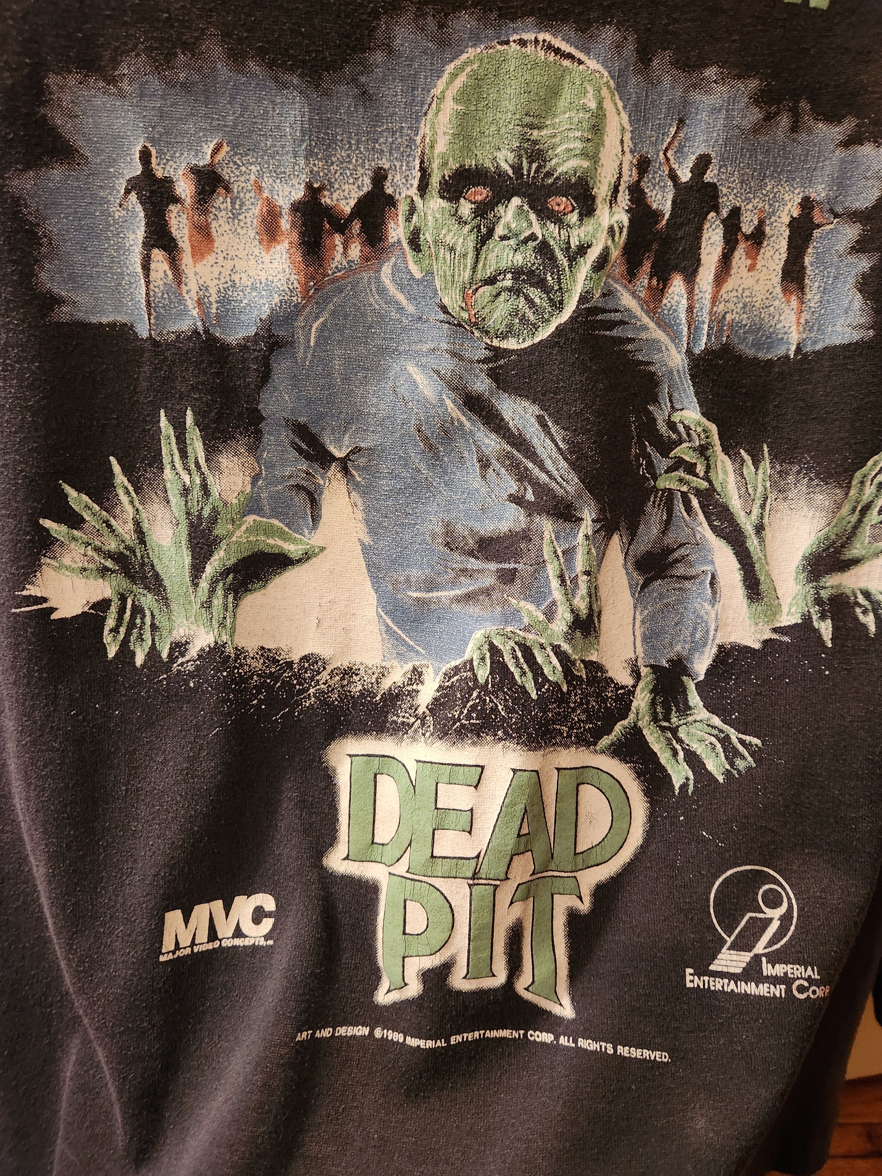 Vintage Vintage horror Dead Pit movie promo longsleeve 1989 Size US M / EU 48-50 / 2 - 2 Thumbnail