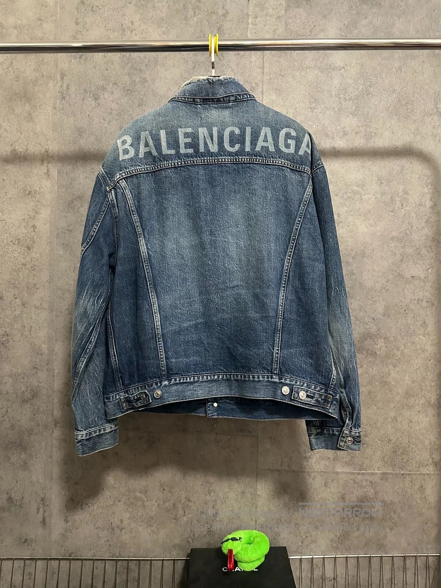 Balenciaga balenciaga denim jacket with logo detail. Size US L / EU 52-54 / 3 - 1 Thumbnail