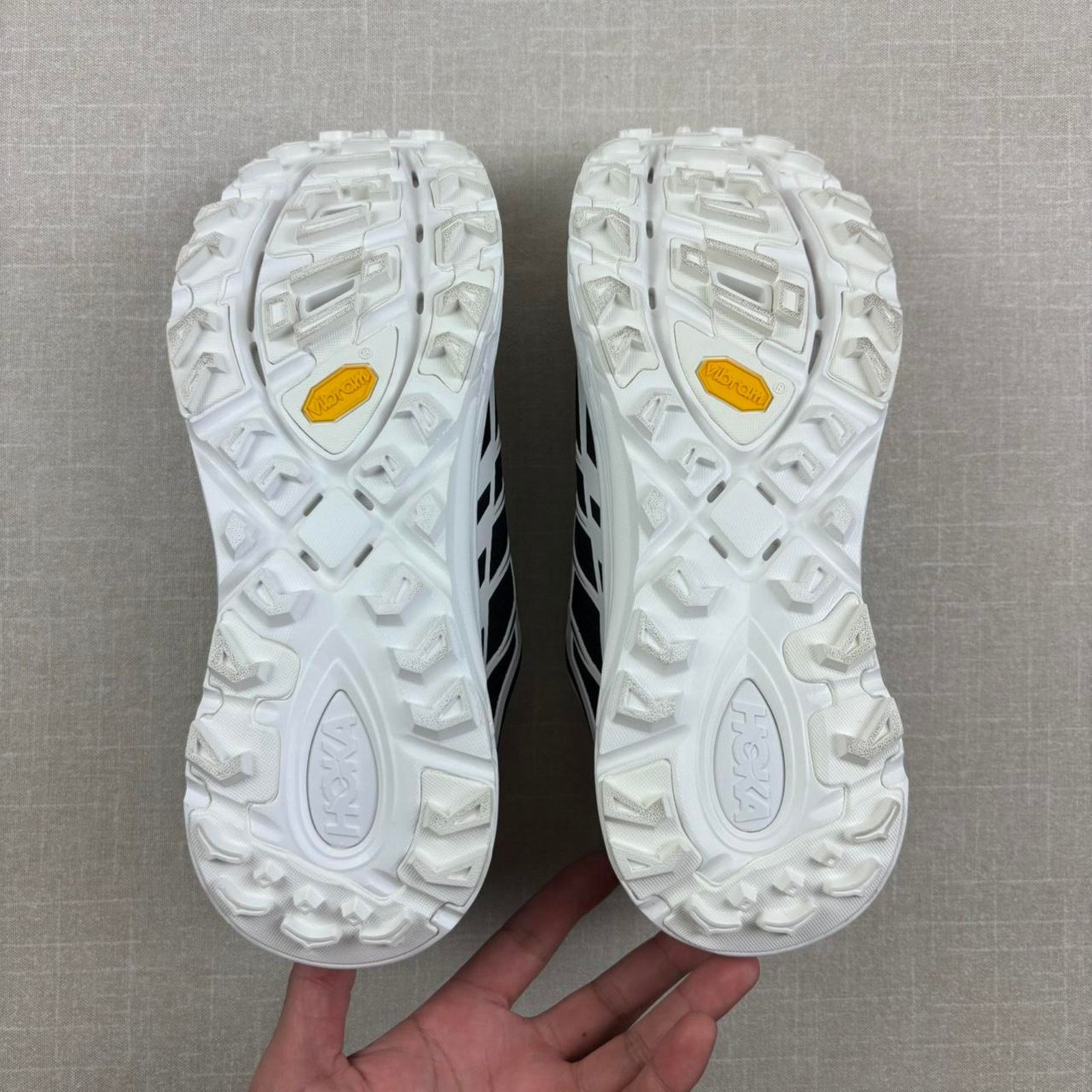 Hoka ⛄️ Hoka One One Mafate Three2 “Frost Black” 11M Size US 11 / EU 44 - 5 Thumbnail