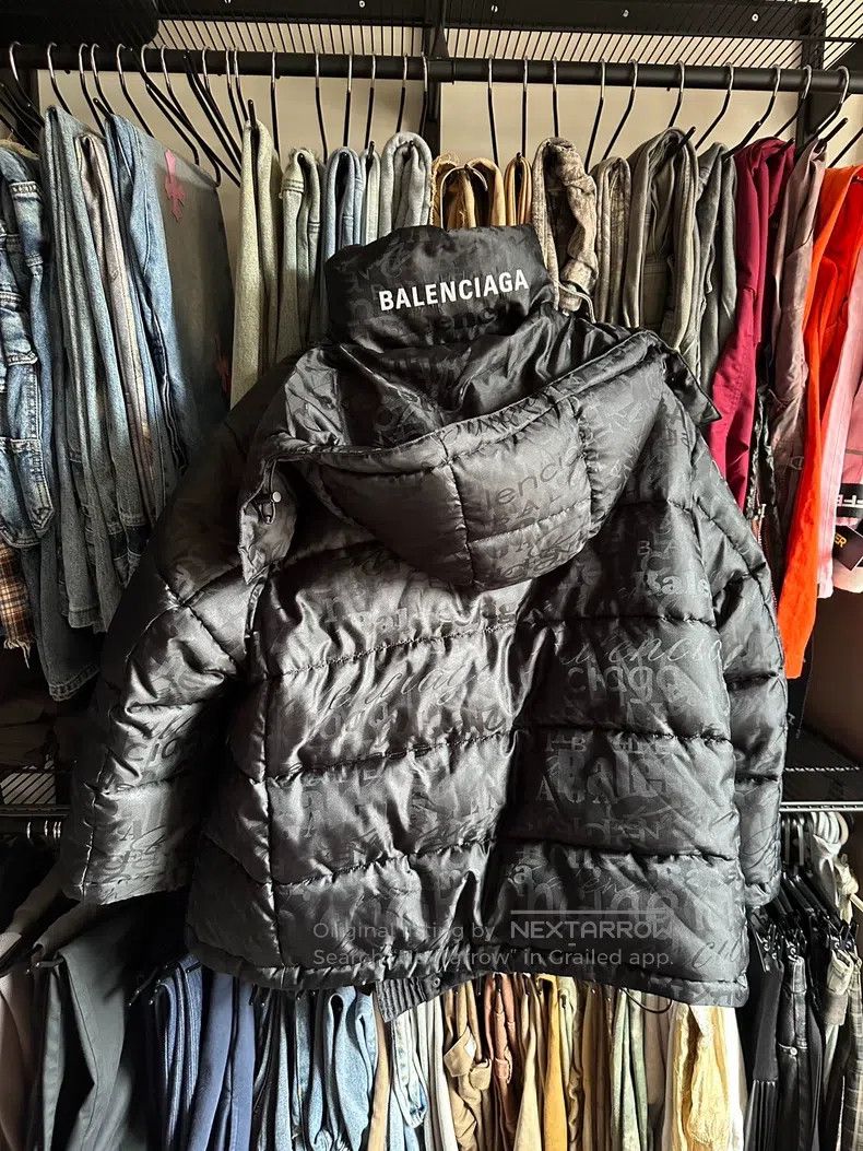 Balenciaga Balenciaga Down Jacket Size XS / US 0-2 / IT 36-38 - 1 Thumbnail