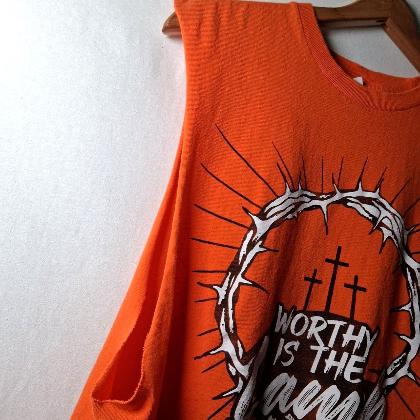 Vintage Worthy Is The Lamb Cutoff Muscle T Shirt M Christian Jesus Religious Crown READ Shirt Men Orange Cotton Delta Pro Weight Size US M / EU 48-50 / 2 - 6 Thumbnail