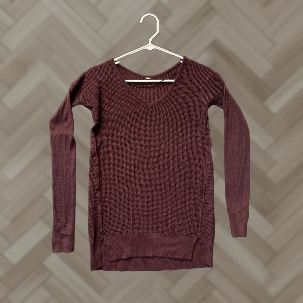 Lululemon Lululemon Sweater The Life Small Dark Maroon Skinny ArmsPullover Regular Women Size S Solid Pattern Brand 7373 73-73 Size S / US 4 / IT 40 - 1 Thumbnail