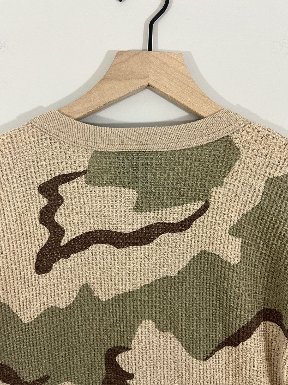 Vintage Distressed Thermal Knit Camo Stained Long Sleeve Size US S / EU 44-46 / 1 - 10 Thumbnail