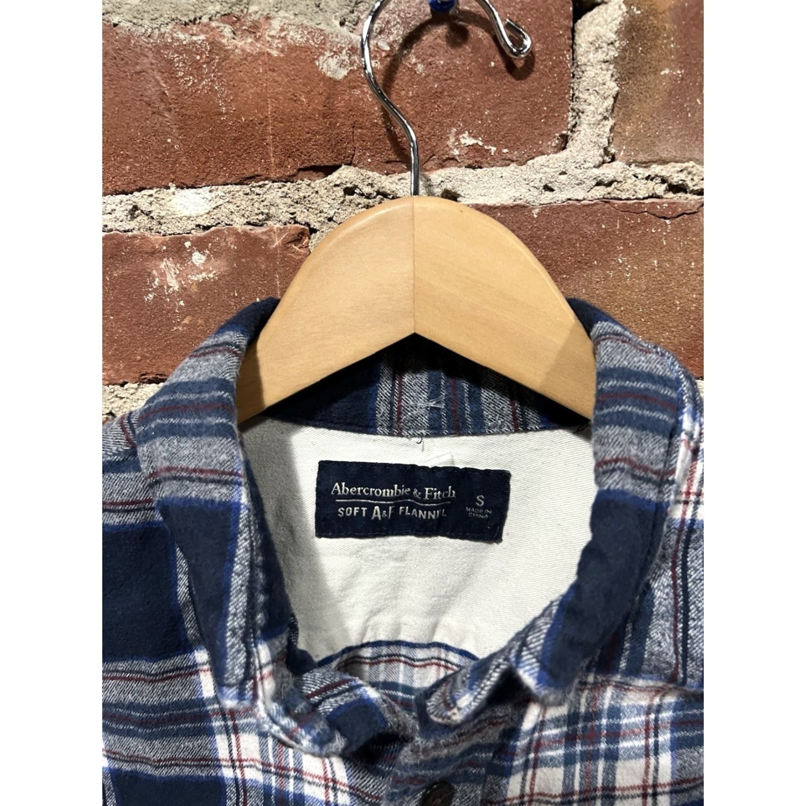 Abercrombie & Fitch Abercrombie & Fitch Mens Blue Checkered Long Sleeve Button-Up Flannel Size S Size US S / EU 44-46 / 1 - 3 Thumbnail