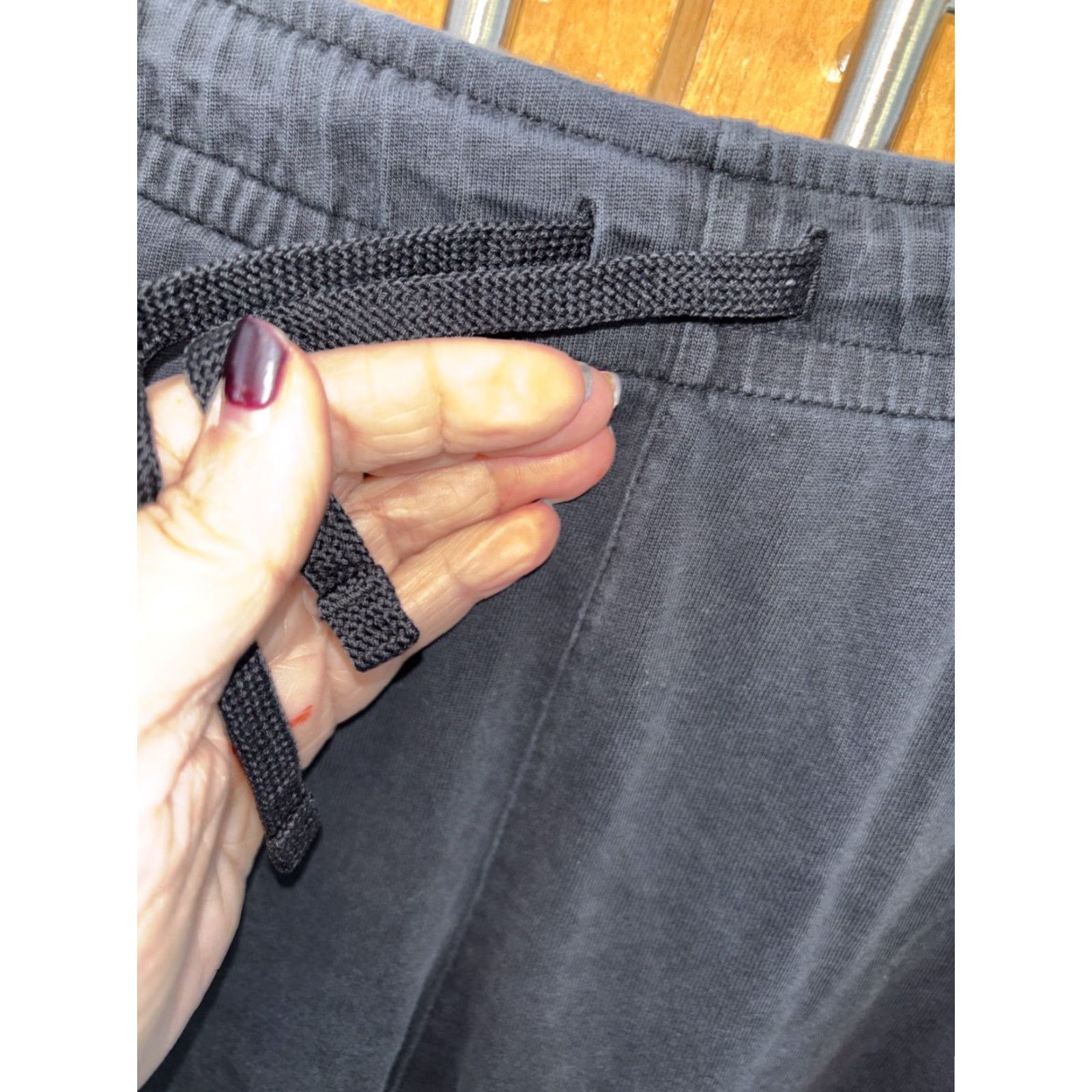 Nike Nike Shorts Men Black L Pockets Elastic Waist Drawstring Cotton Embroidered Logo Size US 33 - 4 Thumbnail
