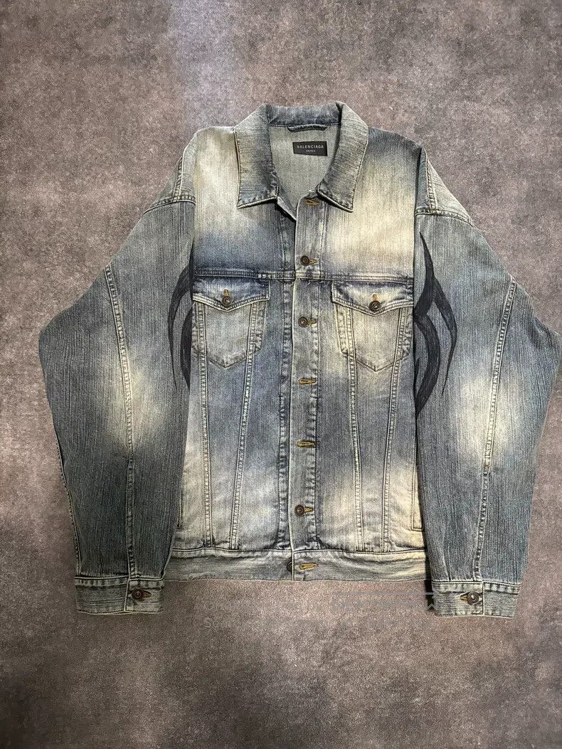 Balenciaga Balenciaga Dragon totem making old denim jacket coat Size US S / EU 44-46 / 1 - 1 Thumbnail