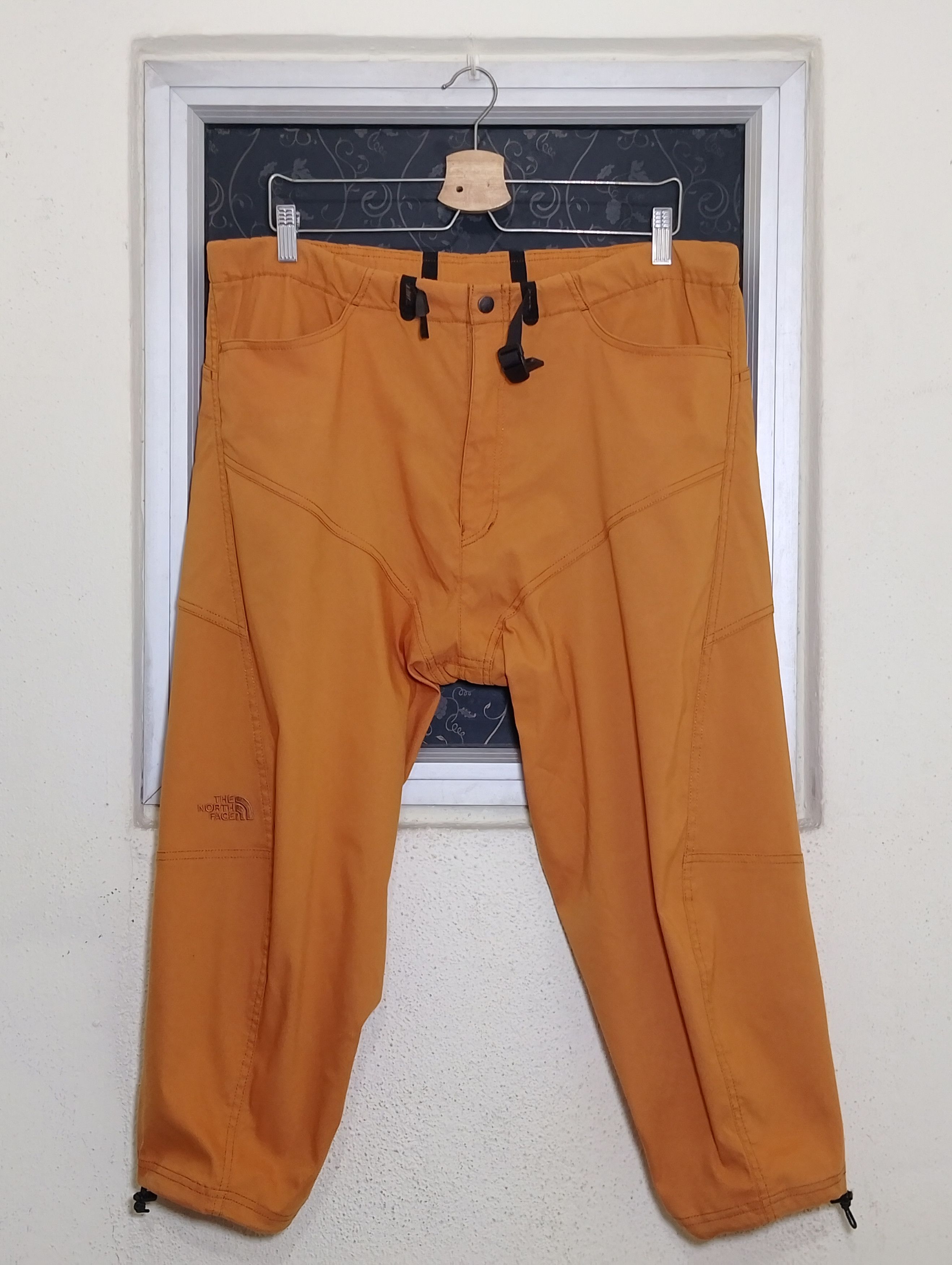 The North Face TNF Cropped Pants / Outdoor Size US 38 / EU 54 - 1 Thumbnail
