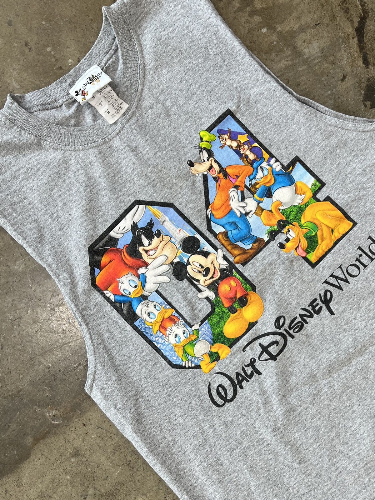 Disney × Vintage Vintage 2004 Disney Mickey Mouse Muscle Shirt Medium Size US M / EU 48-50 / 2 - 1 Thumbnail