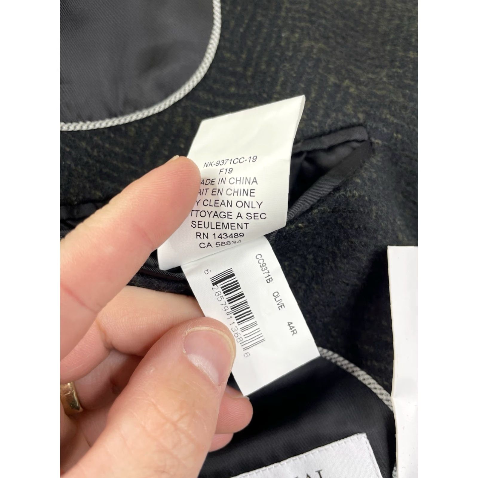 Olive Cardinal Of Canada Coat Olive Herringbone Wool Cashmere 44R Overcoat MenYes Regular Long Jacket-Topcoat Style Size US S / EU 44-46 / 1 - 7 Thumbnail