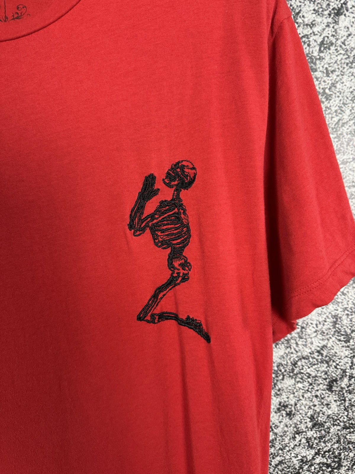 Japanese Brand Religion Red T-Shirt Playing Skeleton Graphic Tee Size L-XL Size US L / EU 52-54 / 3 - 6 Thumbnail