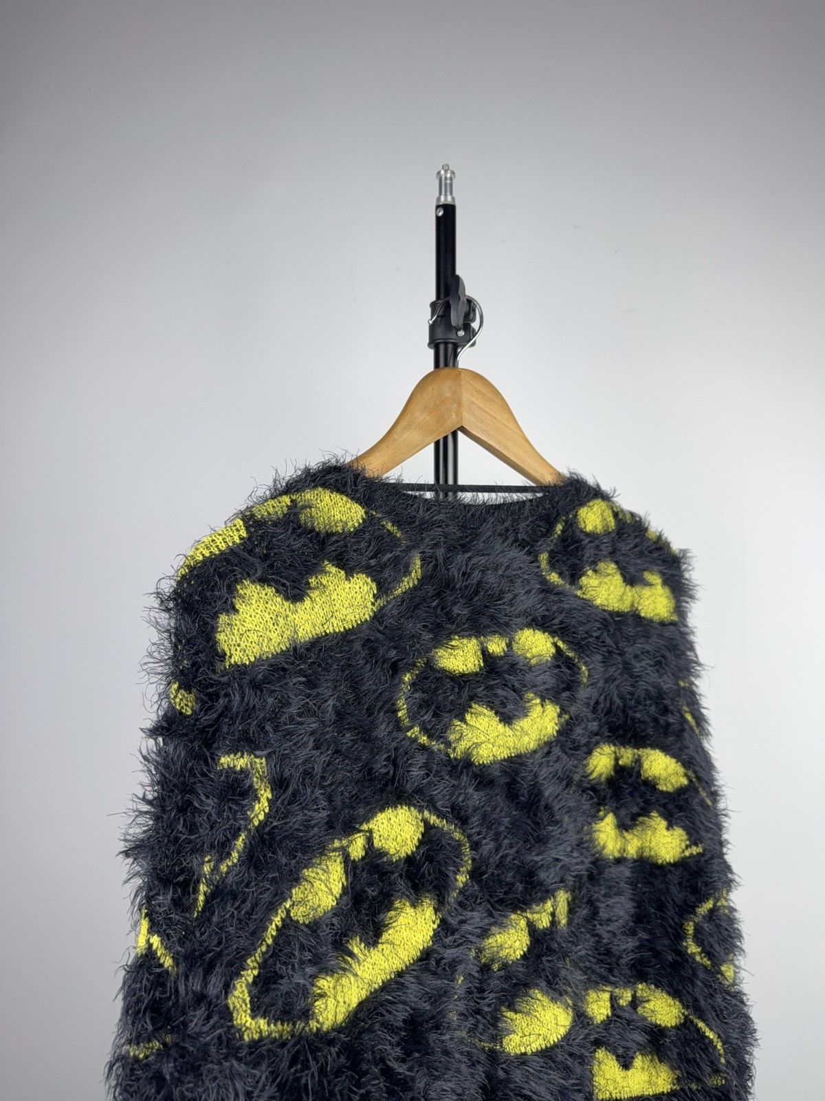 DC Comics Vintage 2013 Batman Fuzzy Knit Shaggy Sweater DC Comics Size L / US 10 / IT 46 - 10 Thumbnail