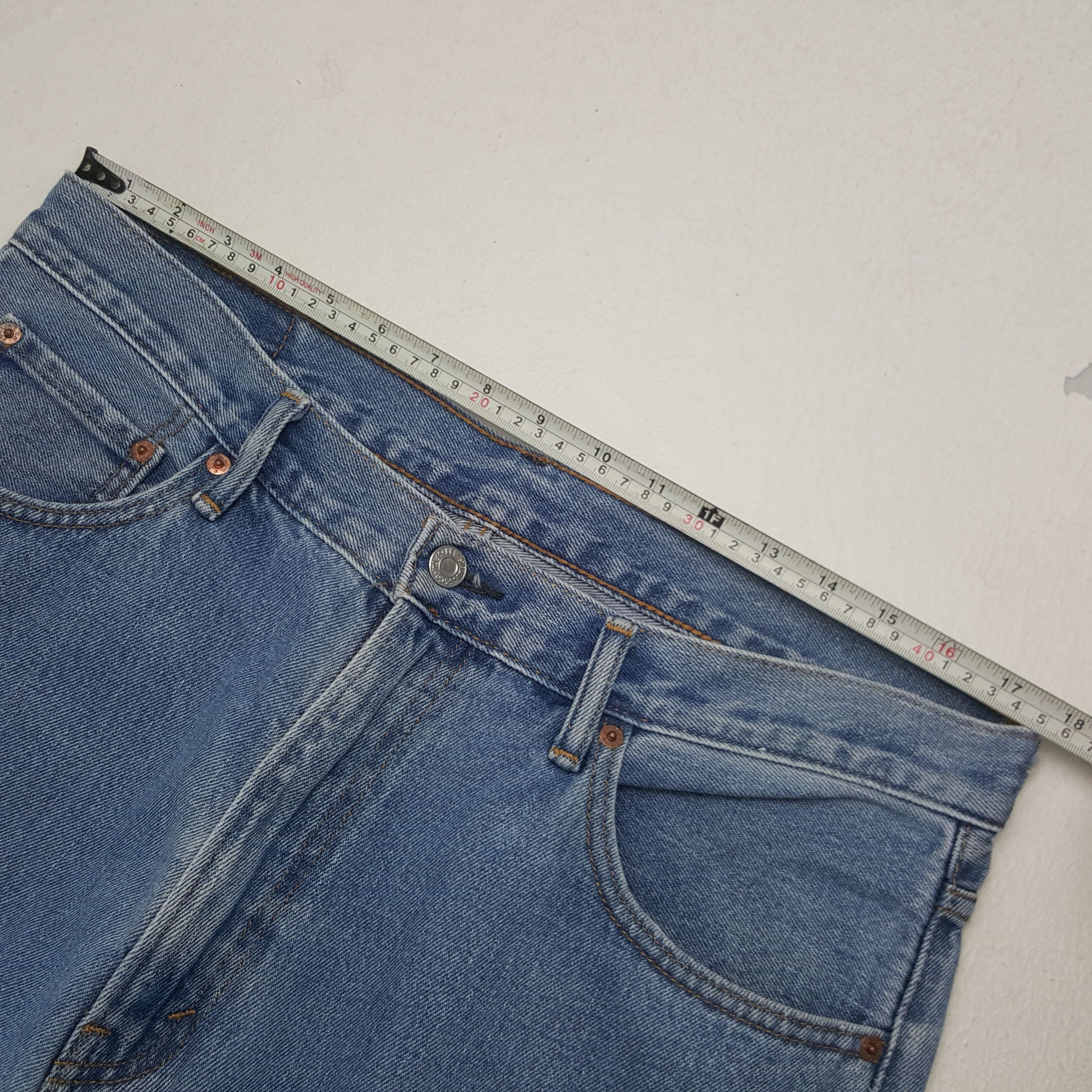 Levi's × Vintage Vintage Levi's 550 Distressed Style Denim Jeans Size US 35 - 7 Thumbnail
