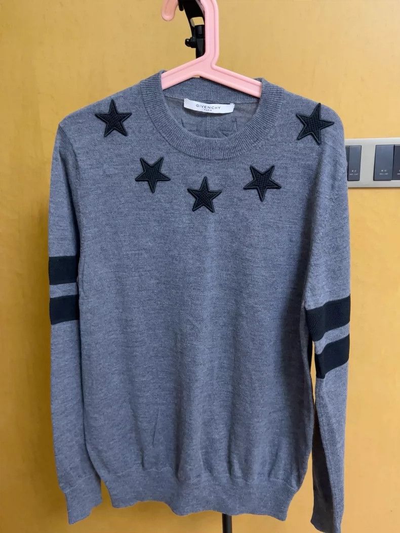 Givenchy Star Patterned Knitwear in Large Size