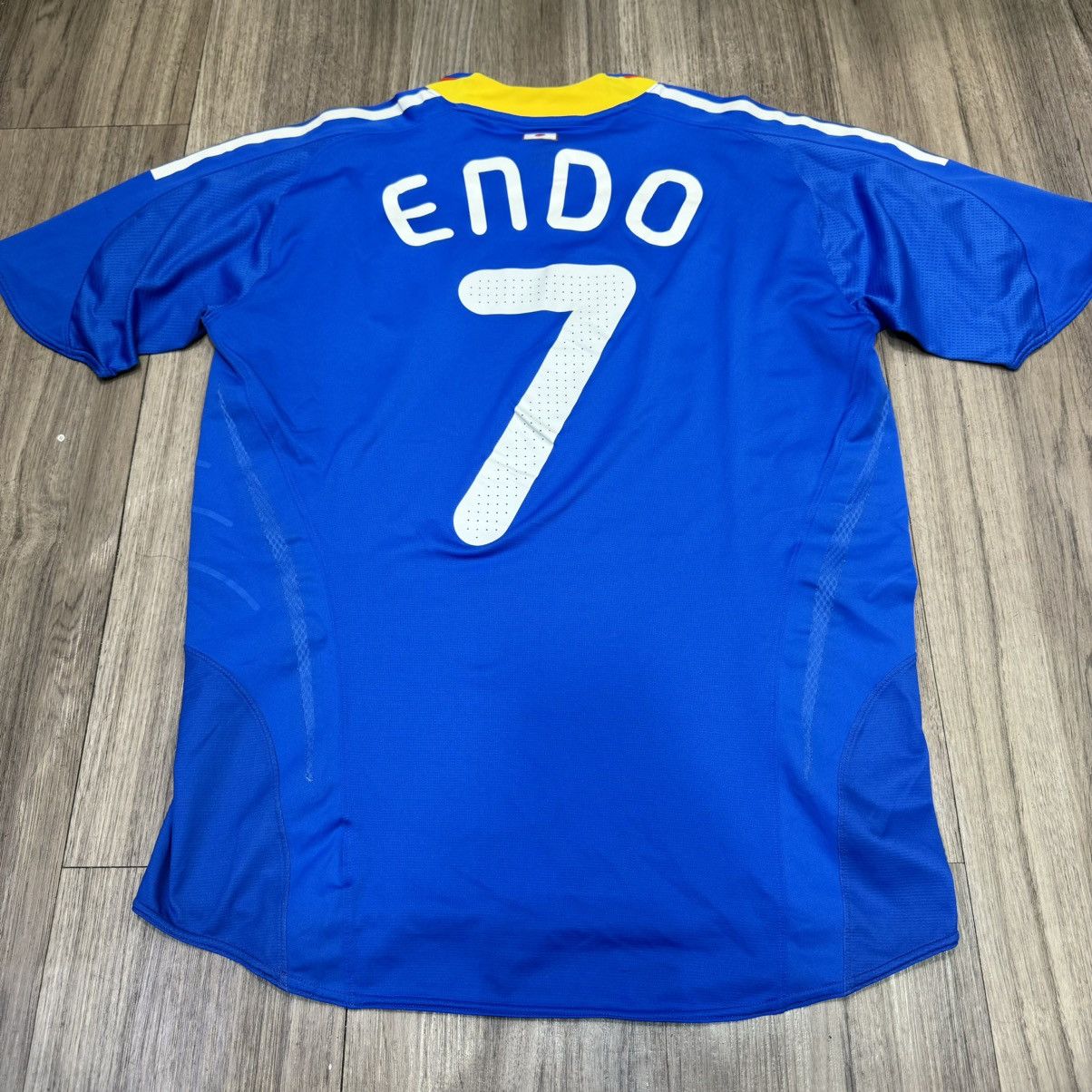 Adidas Japan 08/10 player issue home shirt #7 Endo Size US M / EU 48-50 / 2 - 2 Thumbnail