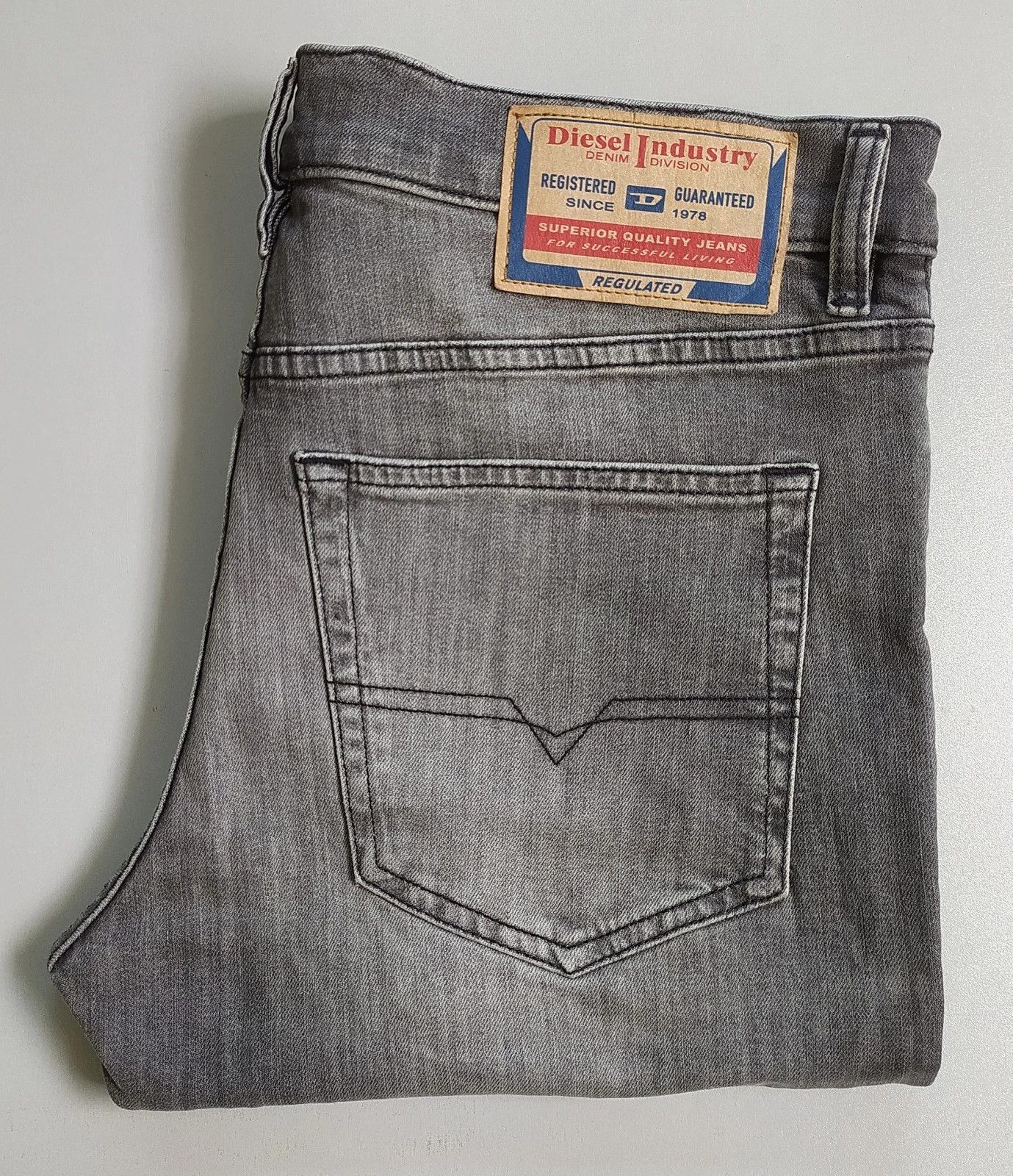 Diesel Diesel D-LUSTER L.30 MENS JEANS T/9624 Size US 32 / EU 48 - 1 Thumbnail