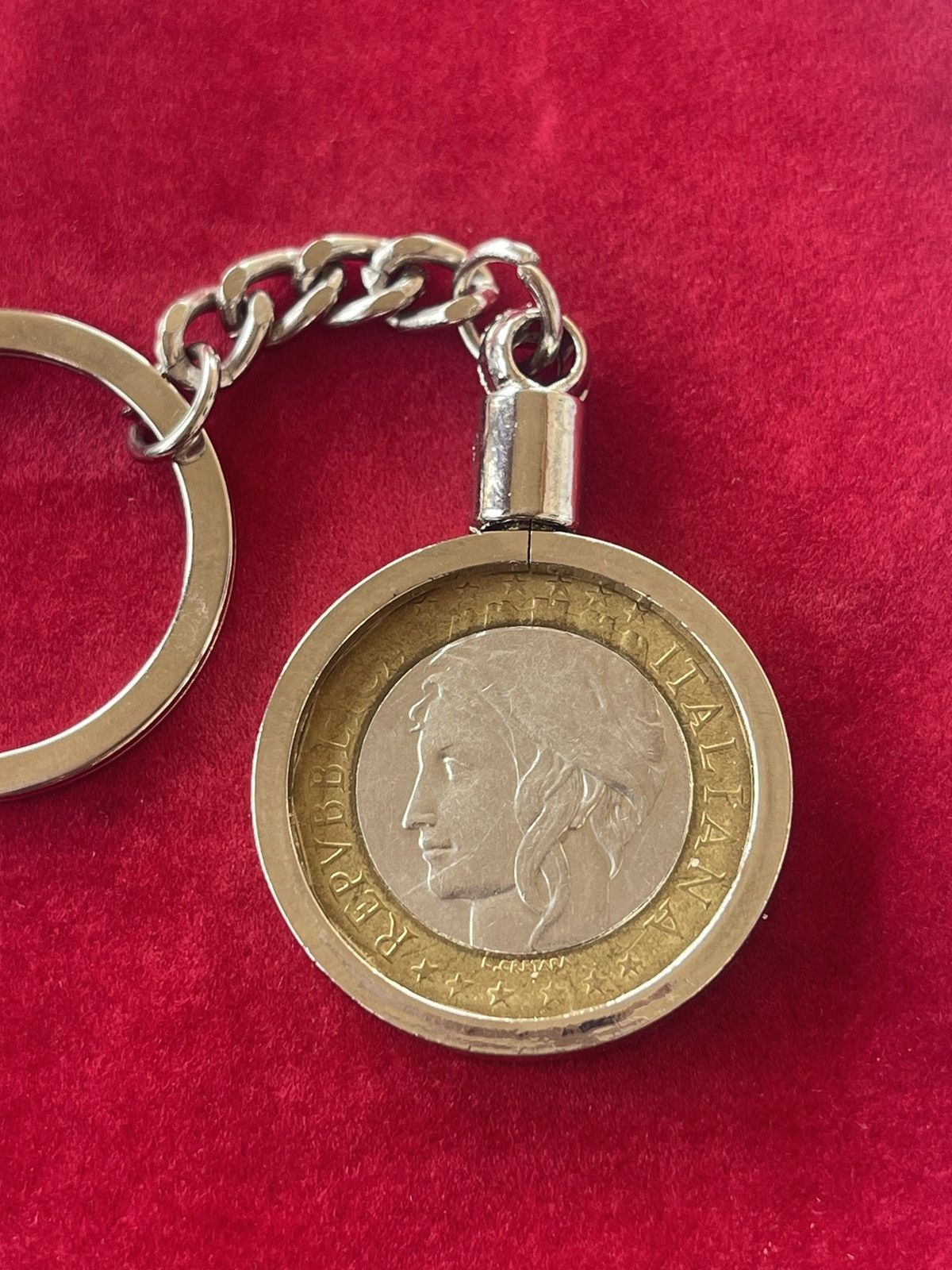 Vintage Italian coin keychain Size ONE SIZE - 4 Thumbnail