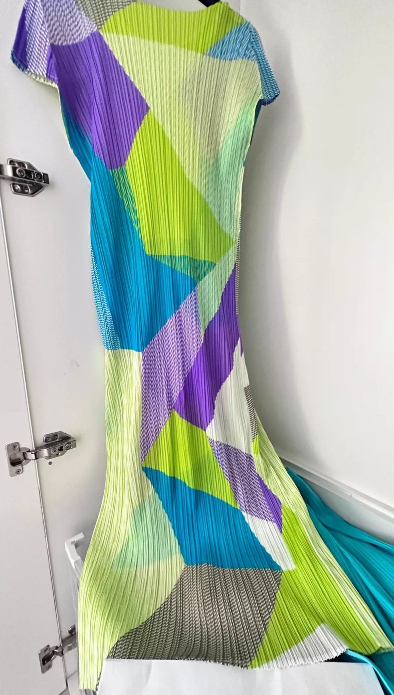 Issey Miyake Issey Miyake size:3 Green and purple pleated dress Size S / US 4 / IT 40 - 1 Thumbnail
