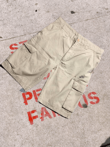 Nike Vintage Nike Shorts big logo NIKE Size US 34 / EU 50 - 1 Thumbnail
