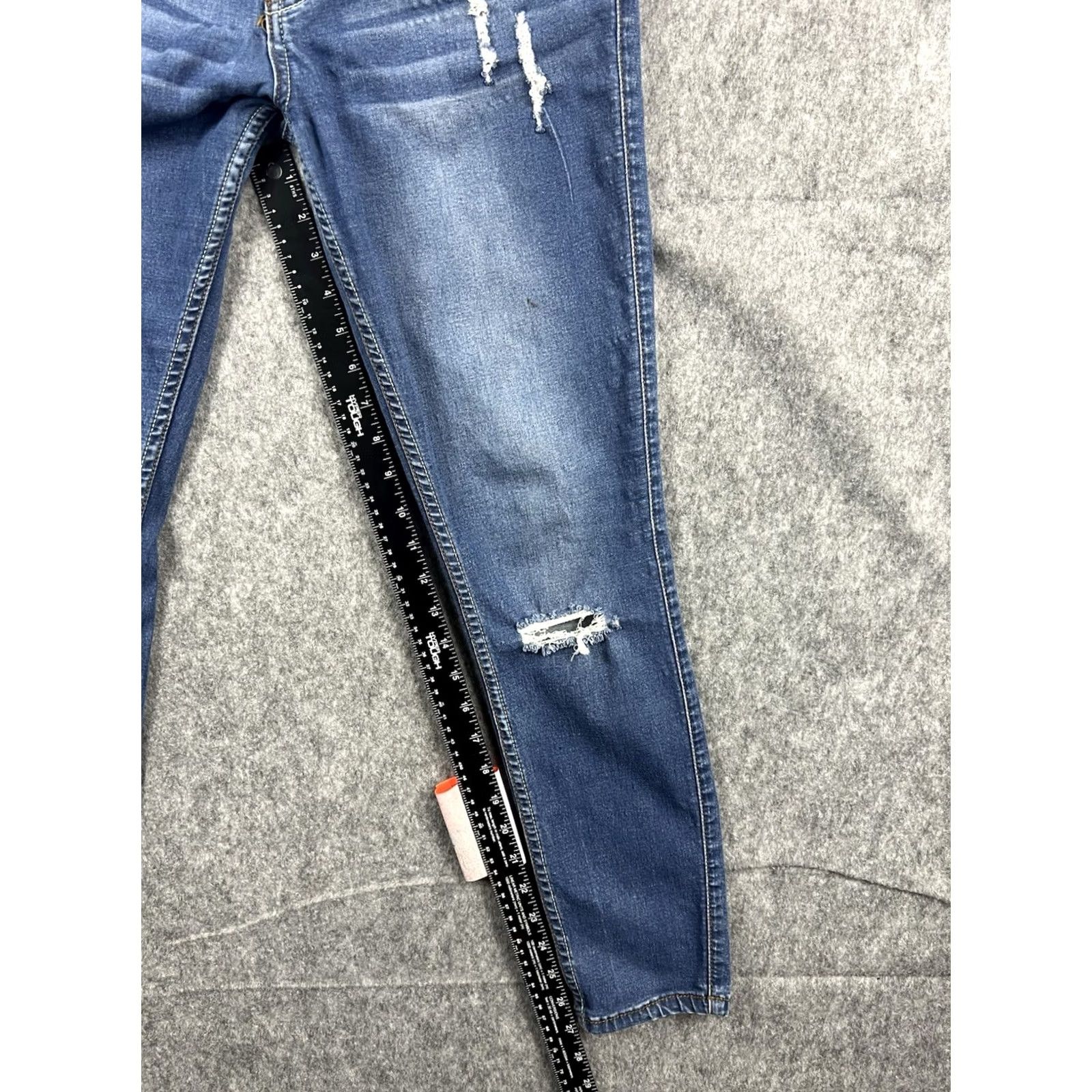 Guess VINTAGE Guess Jeans Womens Low Rise Power Skinny Cindy Fit Distressed Denim Size 30 Blue 90s City Grunge Retro Rock Y2K 5-Pocket Denim Jeans Womens Size 30" / US 8 / IT 44 - 5 Thumbnail