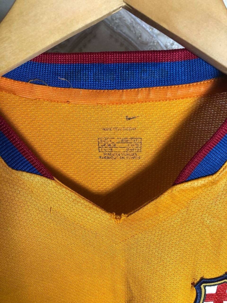 Nike VINTAGE NIKE FC BARCELONA SPAIN SOCCER JERSEY RETRO Y2K 90s Size US S / EU 44-46 / 1 - 4 Thumbnail