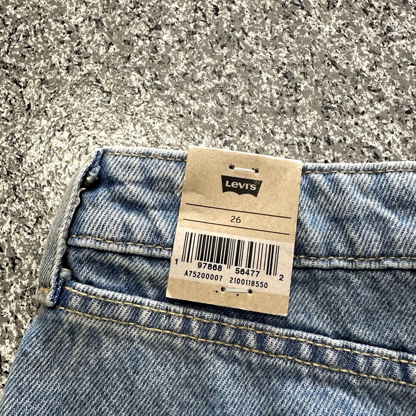 Levi's VINTAGE Levi's 94 Cargo Mini Skirt Denim Womens 26 Mid Rise Pocketed Cotton Denim Short 14” blue Size 26" / US 2 / IT 38 - 4 Thumbnail