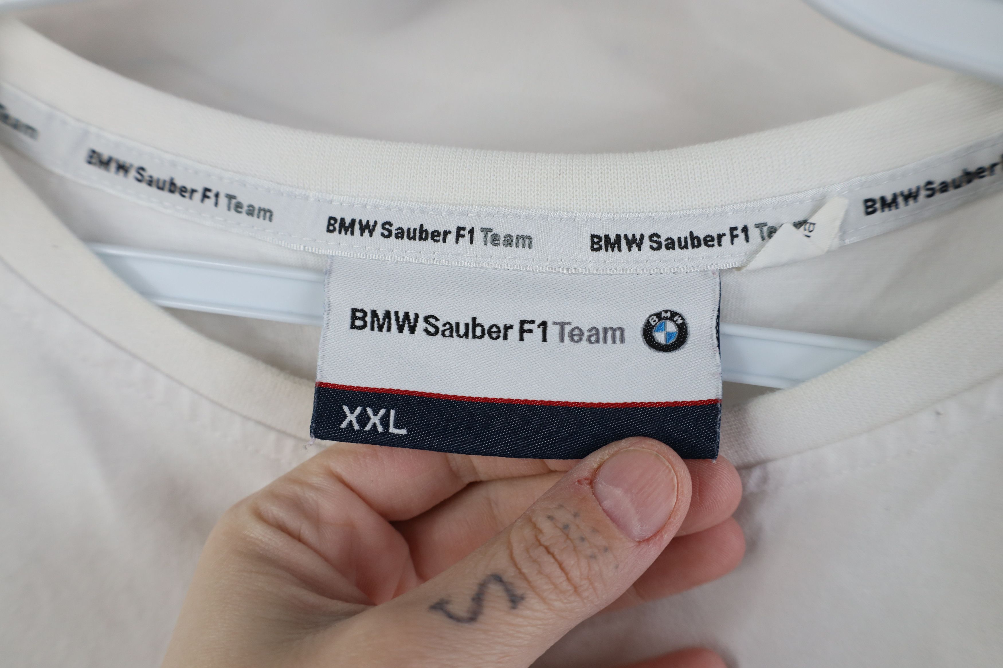 Vintage Vintage Y2K BMW Sauber F1 Team Spell Out F1 Racing T-Shirt Size US XXL / EU 58 / 5 - 10 Thumbnail