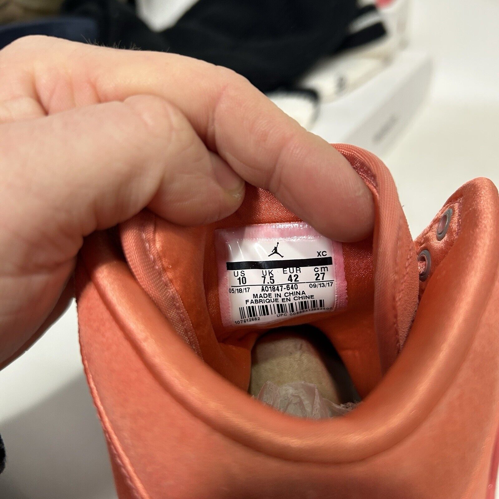 Nike Nike Air Jordan 1 Retro High WMNS Season of Her “Sunblush” Size US 10 / IT 40 - 6 Thumbnail