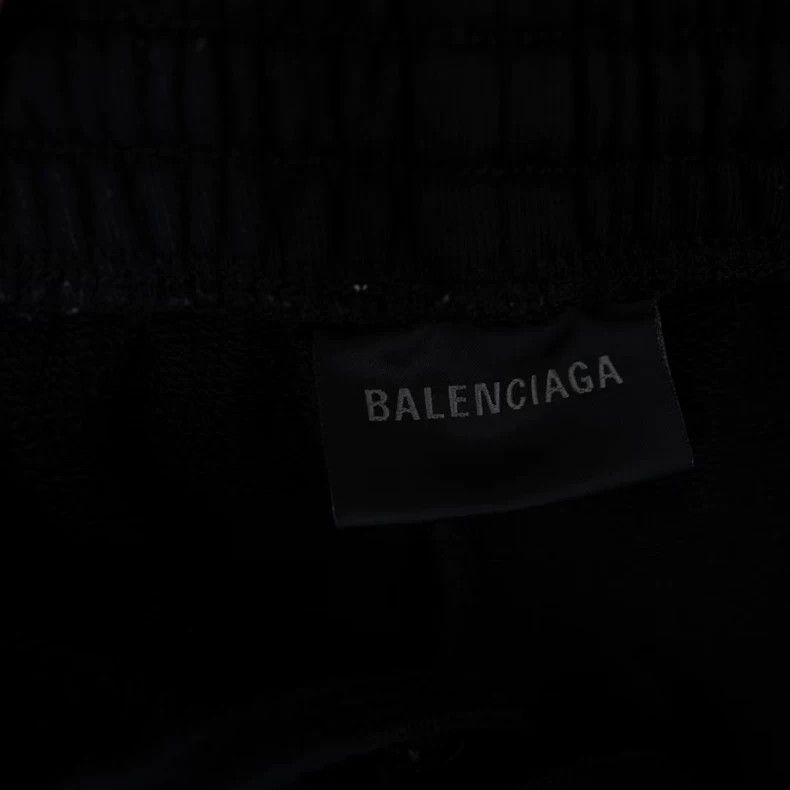 Balenciaga Balenciaga size L Black upside-down embroidered logo shorts Size 25" / US 0 / IT 36 - 3 Thumbnail