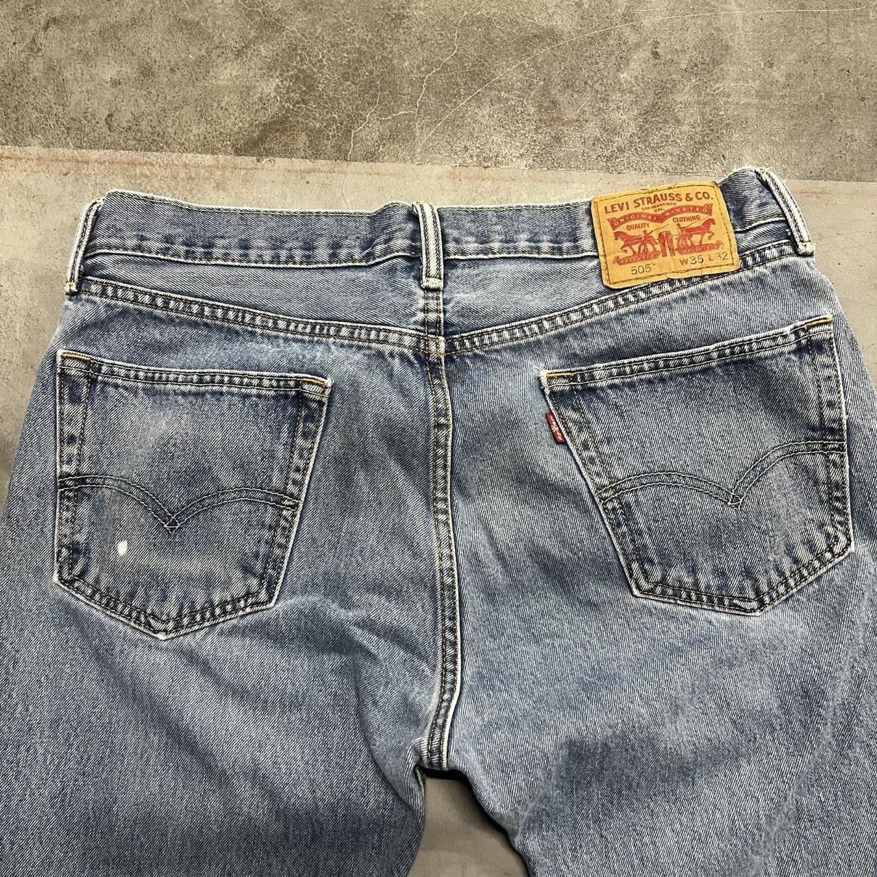 Levi's × Vintage Vintage Y2K Levis 505 Skater Style Medium Wash Denim Jeans! Size US 35 - 7 Thumbnail