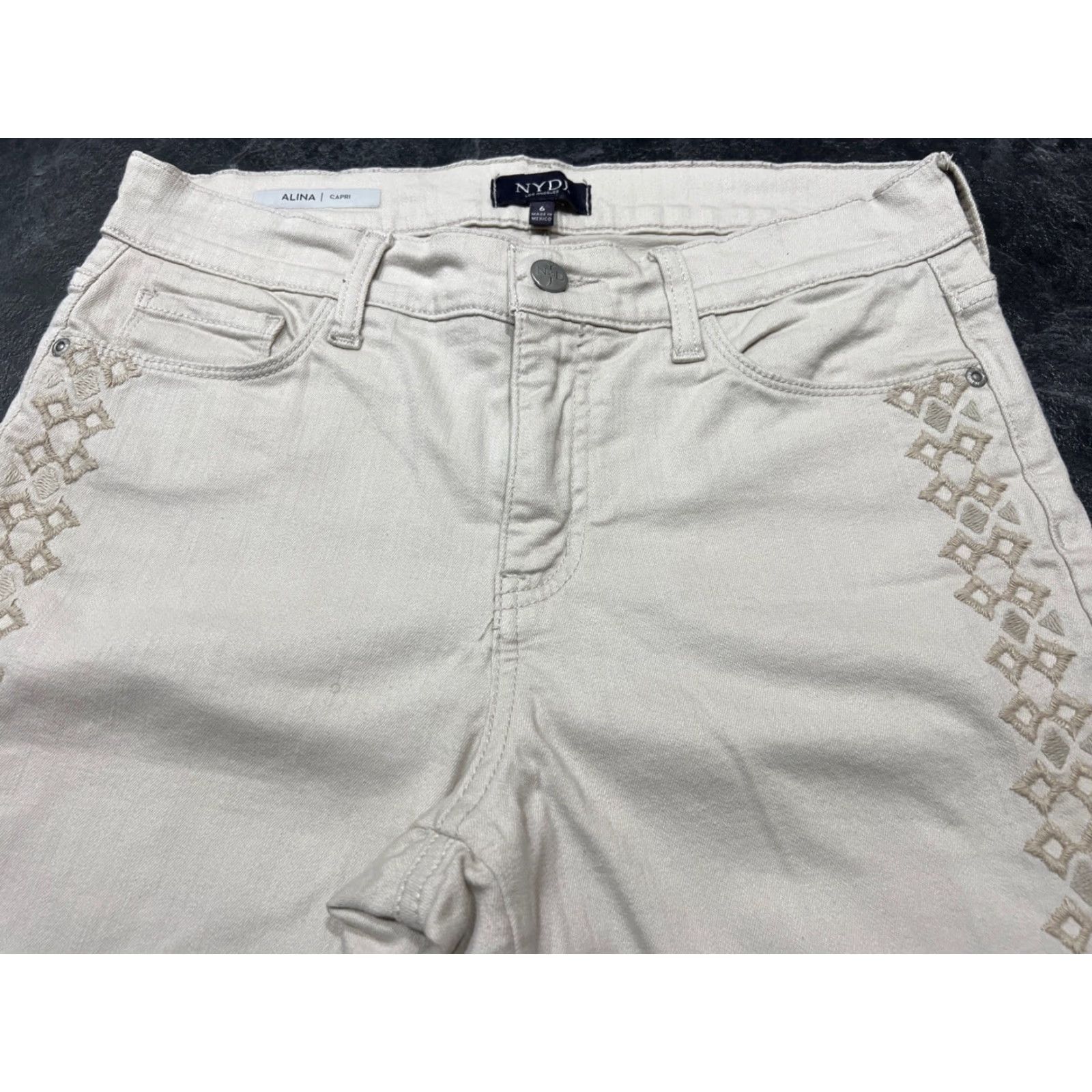 NYDJ VINTAGE NYDJ Jeans Capri Womens 6 Beige Cotton Blend Stretch Comfort Tuck Size 28" / US 6 / IT 42 - 4 Thumbnail