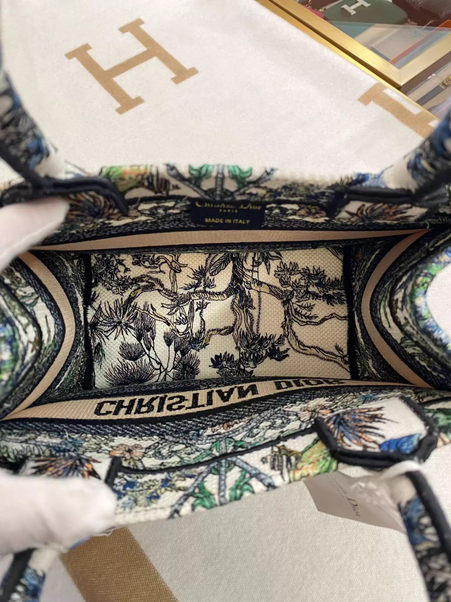 Dior Dior Book Tote Embroidered Animal Floral Canvas Size ONE SIZE - 9 Thumbnail