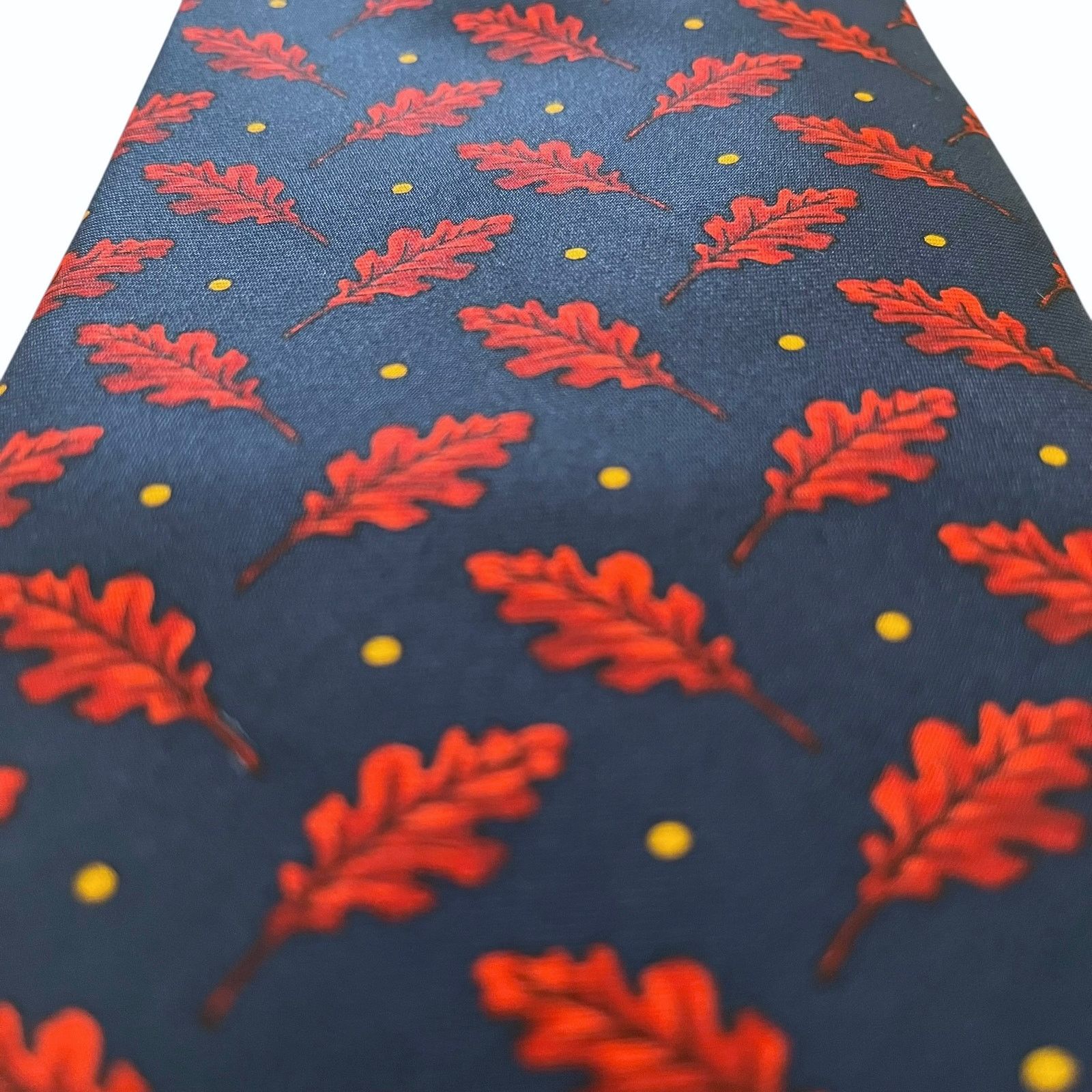 Yves Saint Laurent Yves Saint Laurent YSL Navy Blue Red Leaf Print Silk Tie Size ONE SIZE - 7 Thumbnail