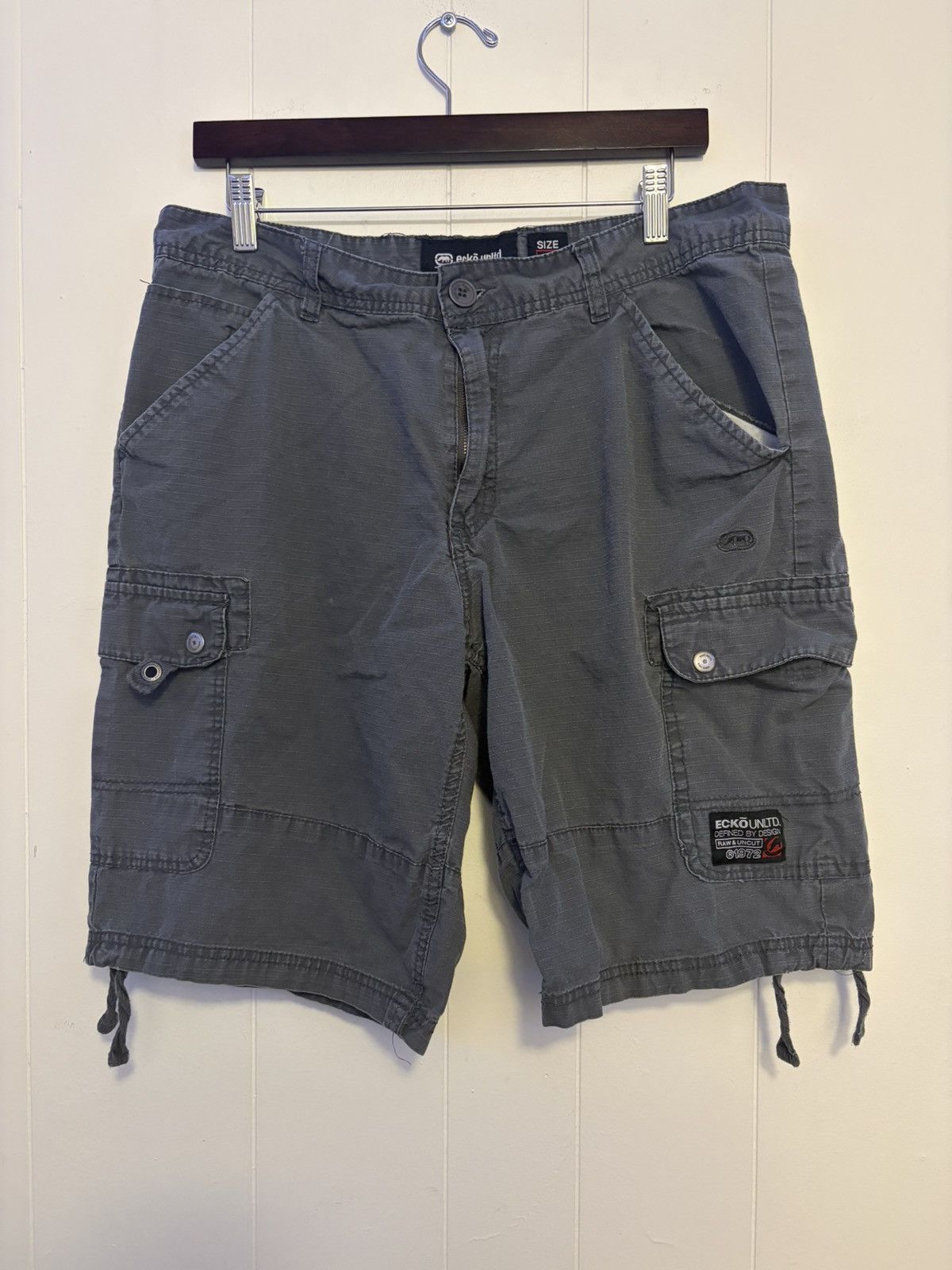Ecko Unltd. Ecko Unltd. grey cargo shorts Size US 34 / EU 50 - 1 Thumbnail
