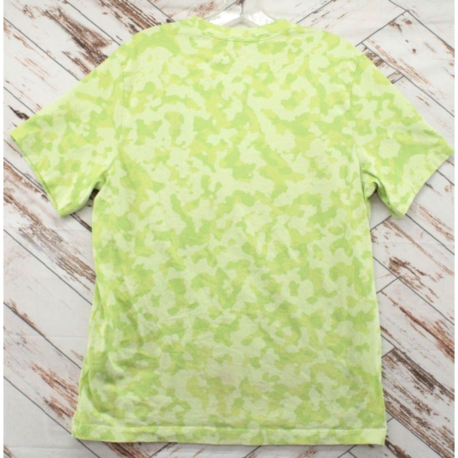 Nike Nike Sportswear T-Shirt Mens Large Short Sleeve Crew Neck Lime Green Camo Cotton Size US L / EU 52-54 / 3 - 2 Thumbnail