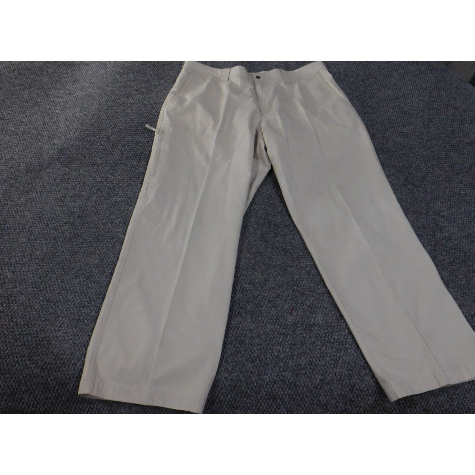 Vintage Columbia Pants Mens 36x31 Beige Lightweight Nylon Cargo Pockets Outdoor Hiking Workwear Casual Travel Size US 36 / EU 52 - 2 Thumbnail