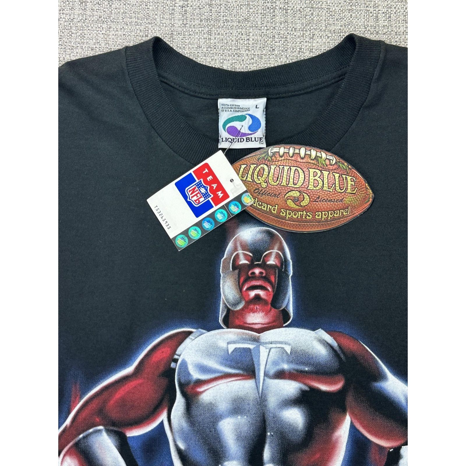 Liquid Blue Tennessee Titans Shirt Sz L Black NFL Liquid Blue Superhero Size US L / EU 52-54 / 3 - 6 Thumbnail