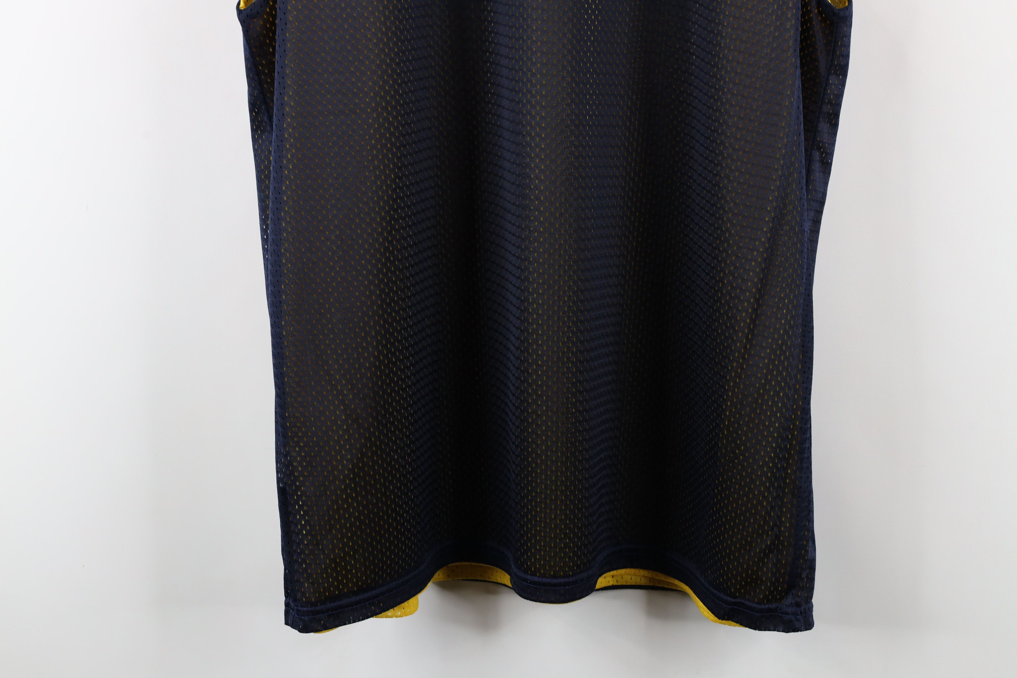 Vintage Vintage Reversible University of Toledo Basketball Jersey Size US L / EU 52-54 / 3 - 15 Thumbnail