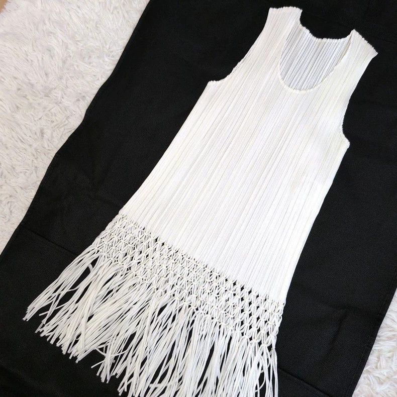 Issey Miyake Issey Miyake size:3 White pleated vest Size XS / US 0-2 / IT 36-38 - 1 Thumbnail