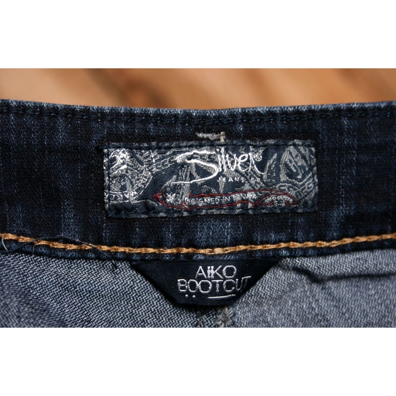 Silver Jeans Co. SILVER Jeans Aiko Bootcut Denim Blue Jeans 26x33 Womens Regular Size 26x33 Blue Jeans Womens Boots cut Sandal? (adjusted) Size 26" / US 2 / IT 38 - 7 Thumbnail