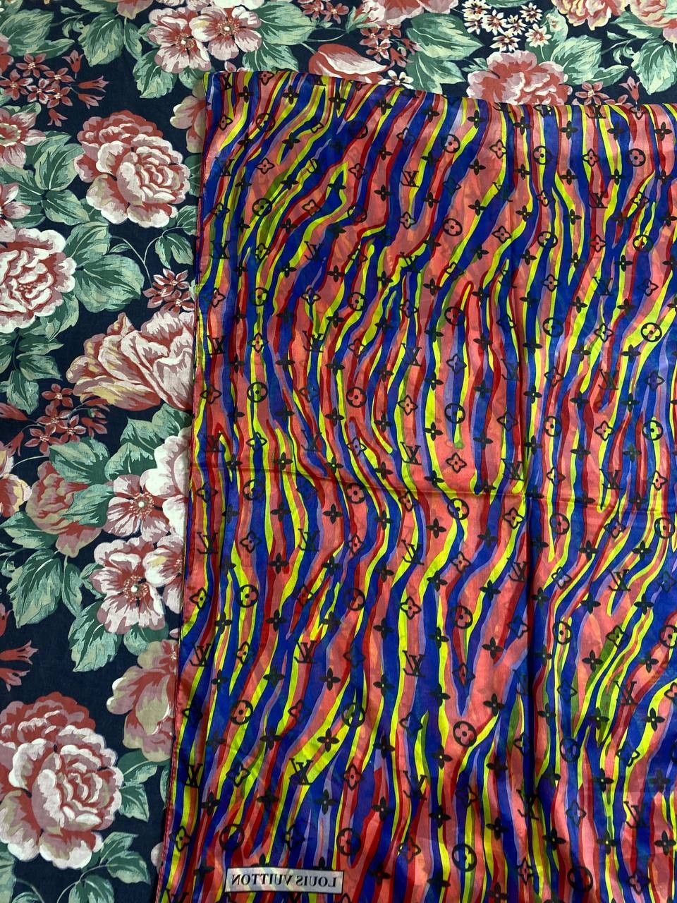 Louis Vuitton Louis Vuitton Multicolor Silk Geometric Shawl Scarf . Size ONE SIZE - 4 Thumbnail