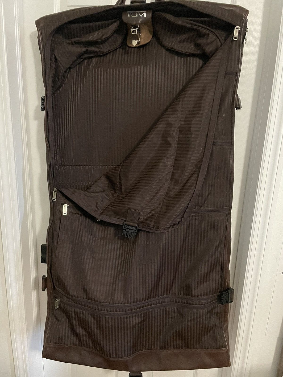 Tumi Tumi genuine leather full size garment traveler Size ONE SIZE - 6 Thumbnail