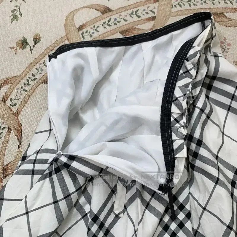 Burberry Burberry White Cotton Ladies Skirt. Size 23" - 3 Thumbnail