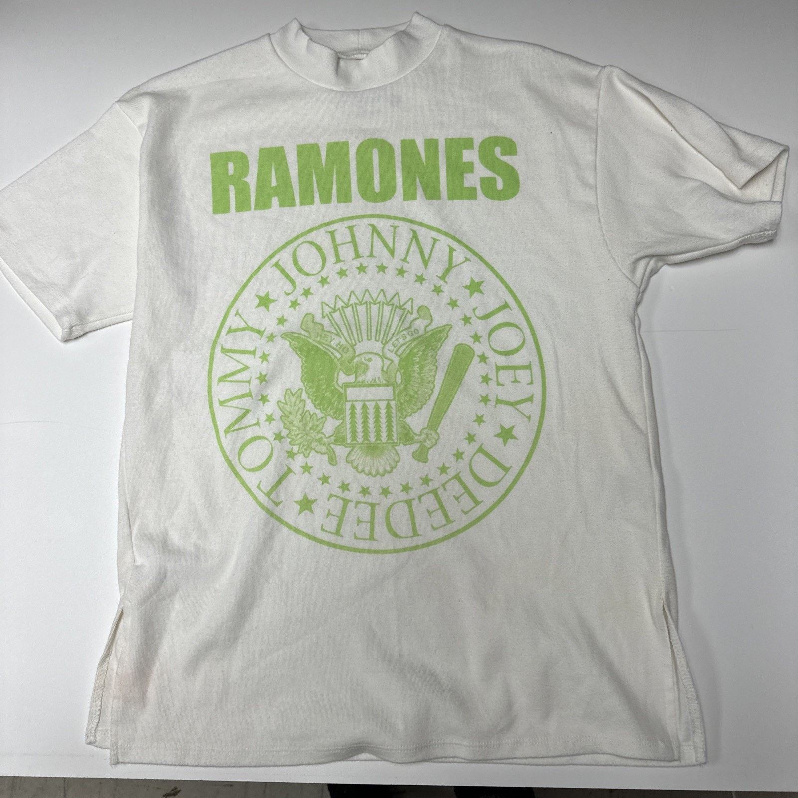 Vintage Women’s Ramones Vintage Soft Cotton T Shirt Green Size XS Size XS / US 0-2 / IT 36-38 - 1 Thumbnail